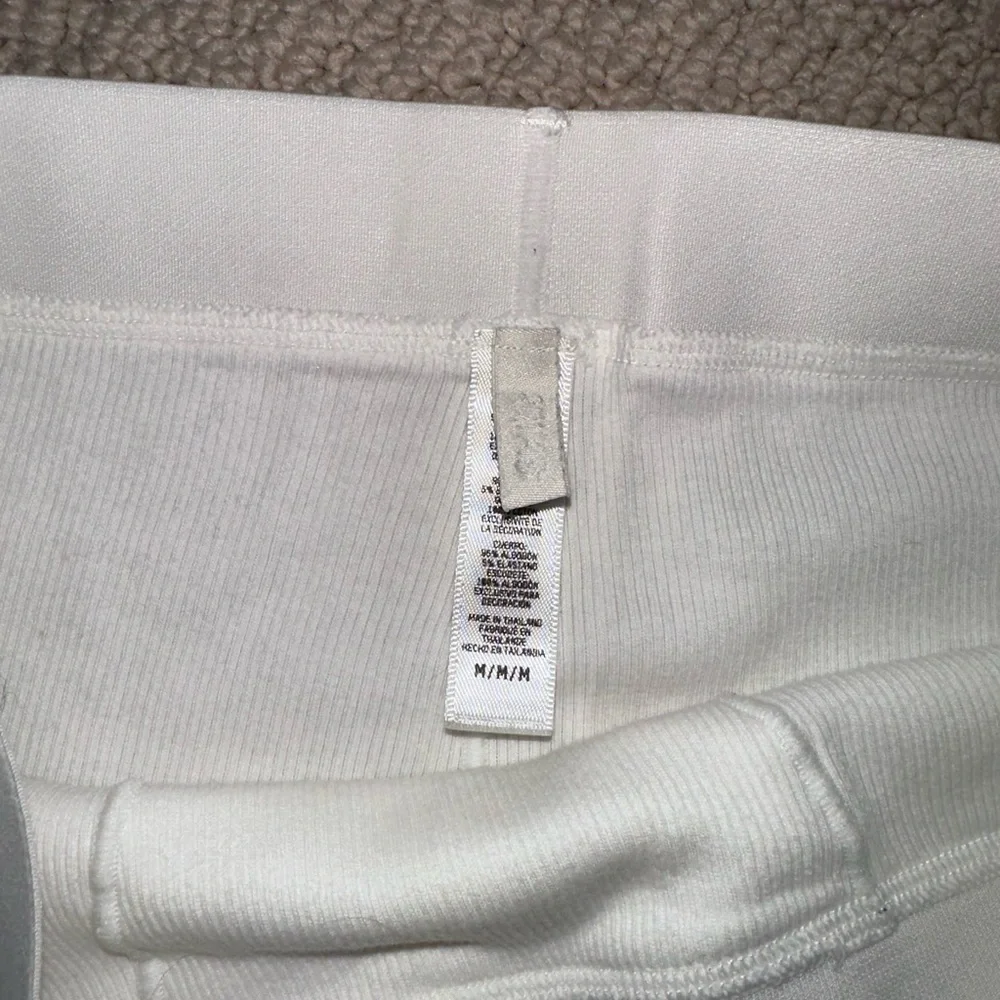 Skims Cotton Rib Boxer Short - Picture 2 of 4